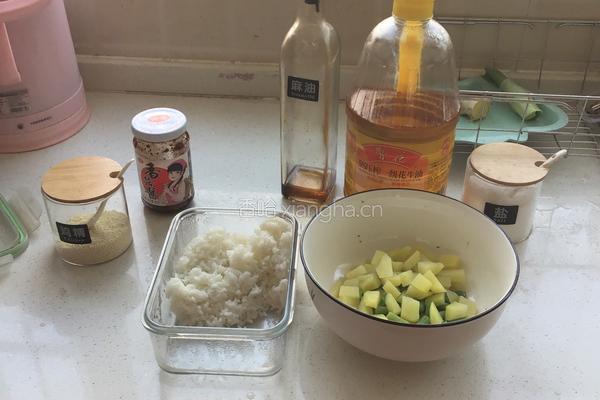 炒饭的做法图解1