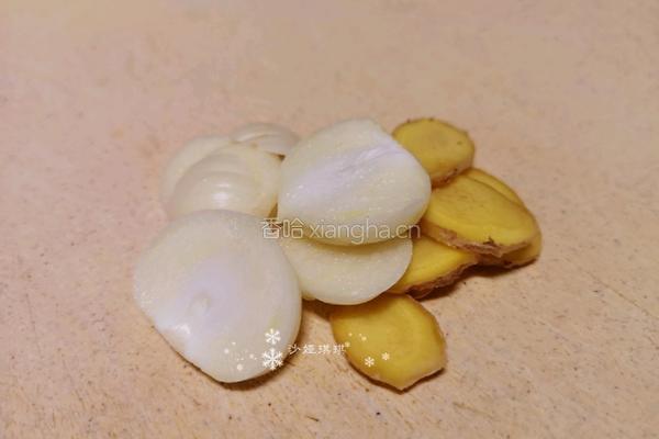 茼蒿炒鸡蛋的做法图解3