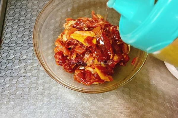家常版湘菜肉炒肉的做法图解2