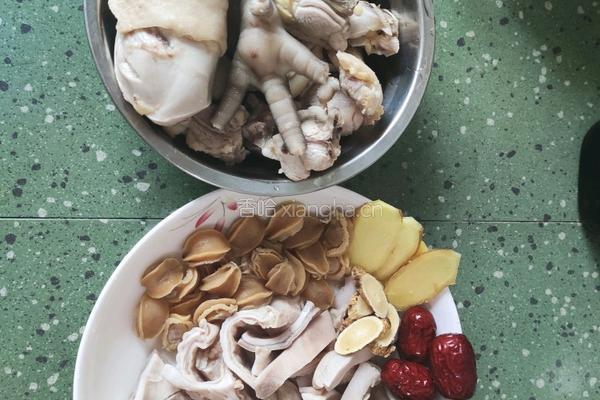 鲍鱼猪肚鸡汤的做法图解4