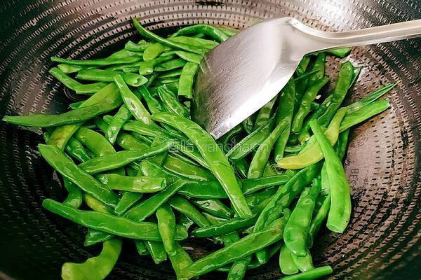 牛腩炒四季豆的做法图解12