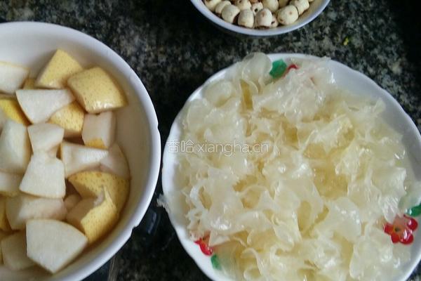 银耳莲子羹的做法图解11