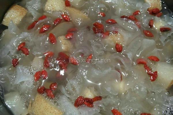 银耳莲子羹的做法图解17
