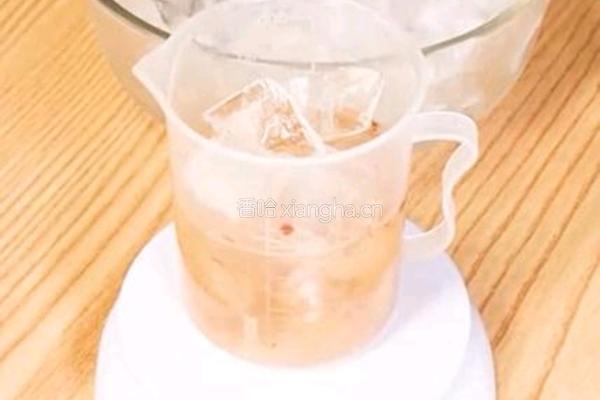 茉莉银耳奶茶的做法图解2