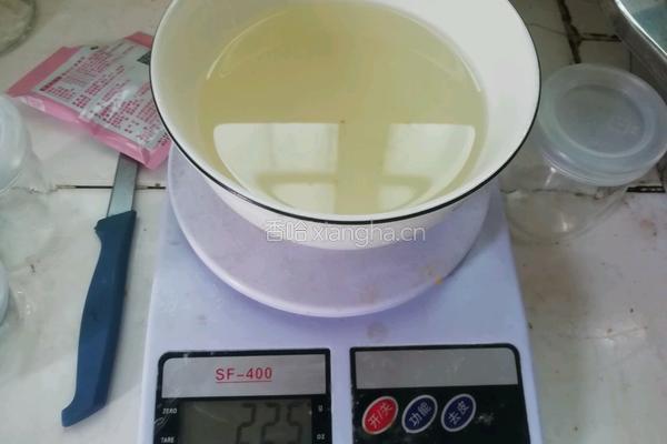 黄桃果冻布丁的做法图解3