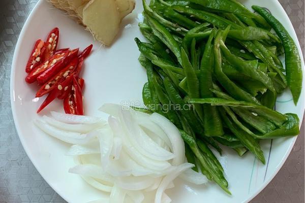 白玉菇炒肉丝的做法图解2