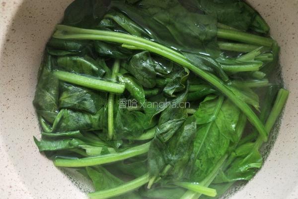 菠菜汁鸡蛋饼的做法图解1