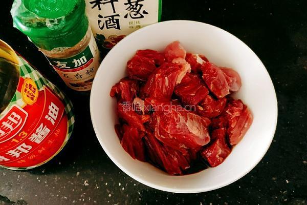 胡萝卜烧牛腩的做法图解4
