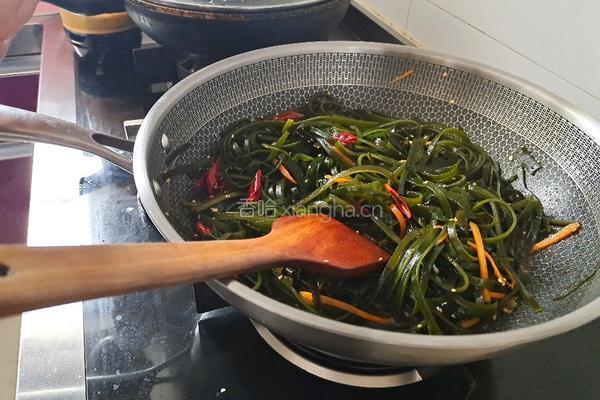 日式辣炒海带丝的做法图解12