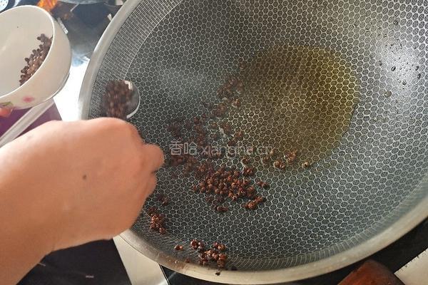香辣肉末榨菜的做法图解5