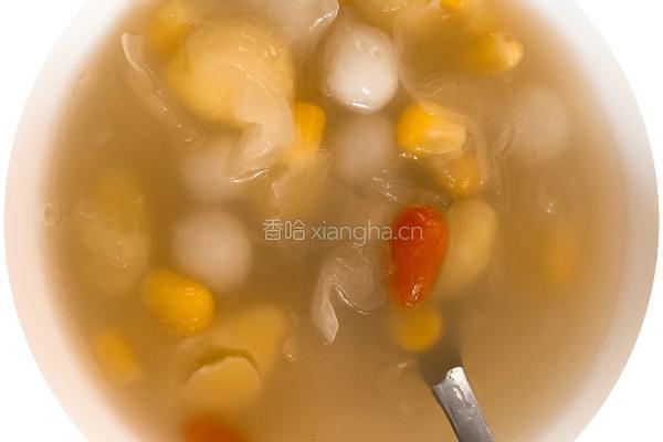 银杏枸杞银耳元宵汤