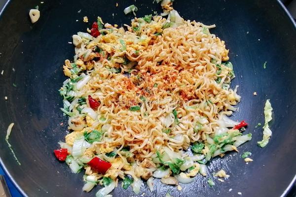 鸡蛋炒面的做法图解10