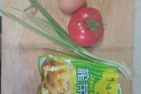 番茄鸡蛋榨菜汤的做法图解1