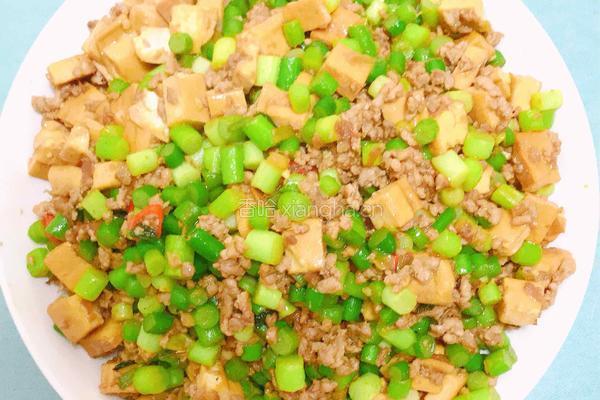 蒜苔香干炒肉末的做法图解6