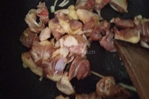 土豆焖鸡肉的做法图解6