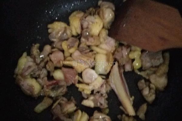 土豆焖鸡肉的做法图解7
