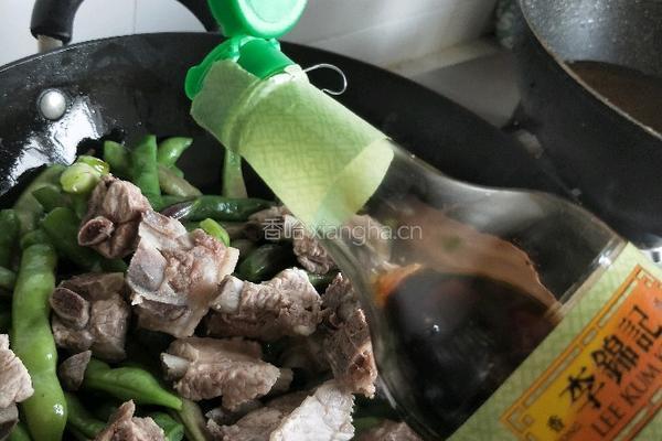 排骨炖豆角的做法图解3