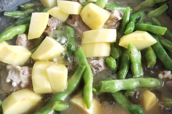 排骨炖豆角的做法图解5