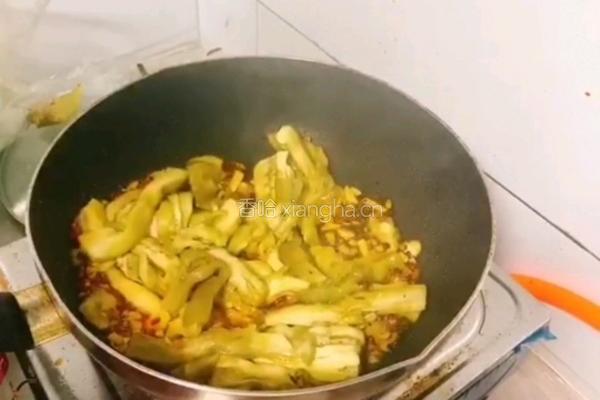 咸蛋黄茄子的做法图解6