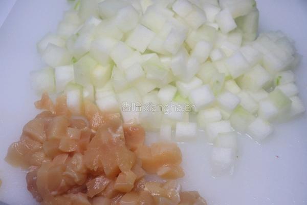 虾油冬瓜鸡丁的做法图解1