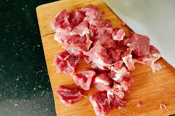 土豆烧牛腱的做法图解3