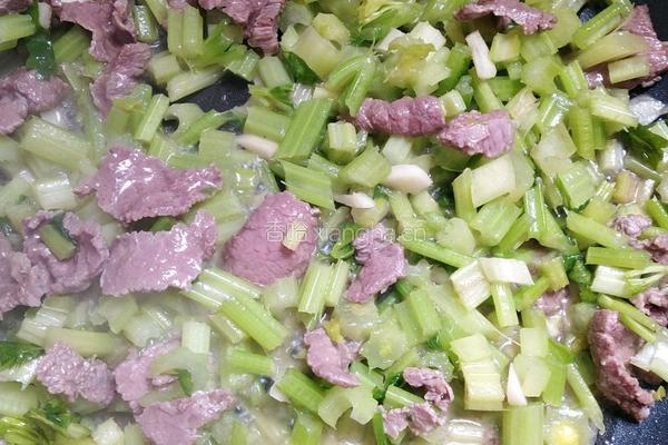 小炒芹菜牛肉的做法图解6