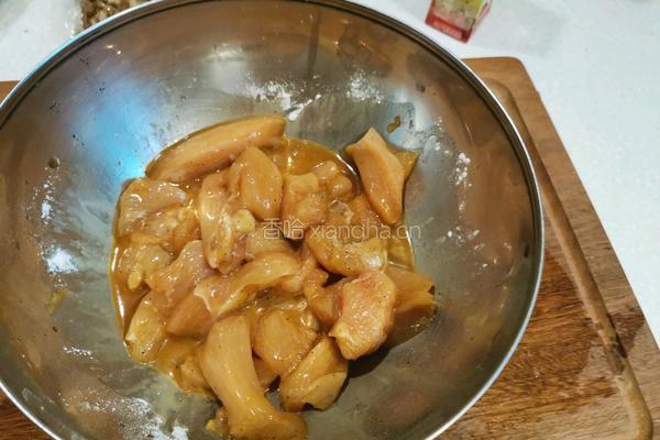 减脂爆款鸡胸炒彩椒的做法图解1
