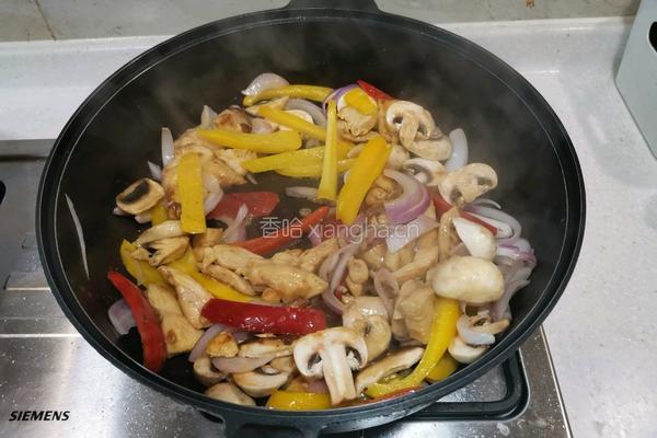 减脂爆款鸡胸炒彩椒的做法图解4