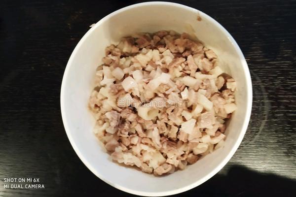 酱肉包子的做法图解1