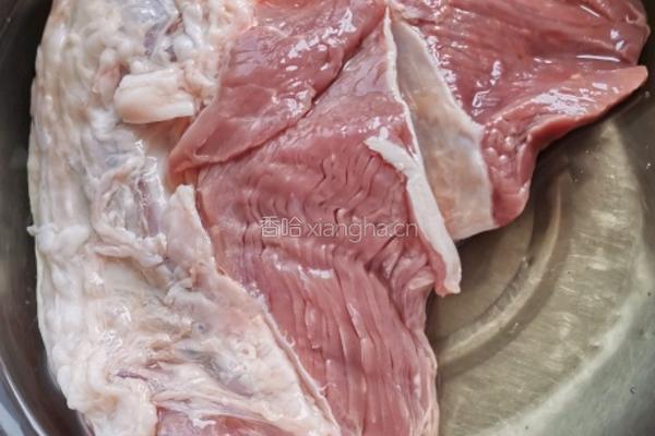 牛肉大葱馅水饺的做法图解1