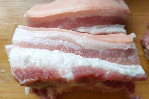 小土豆烧肉的做法图解1