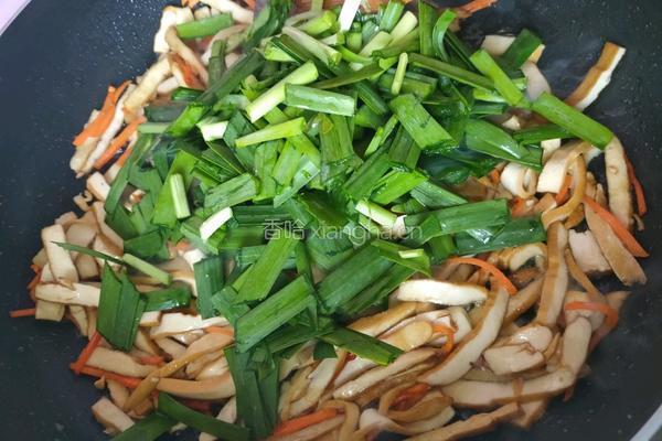 韭菜炒豆腐干的做法图解9