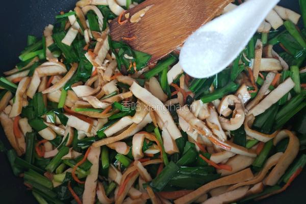 韭菜炒豆腐干的做法图解10