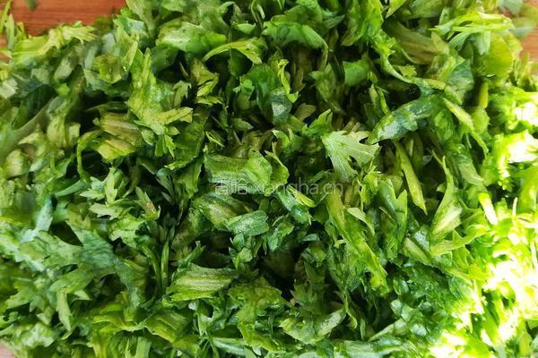 虾仁茼蒿丸的做法图解1