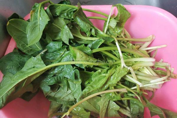 菠菜疙瘩的做法图解1