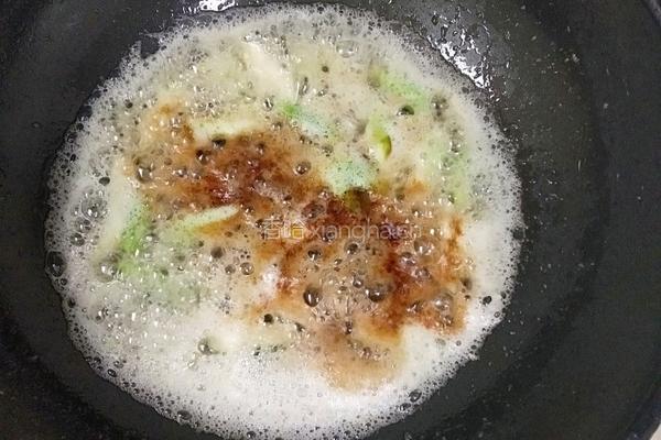 西兰花炒虾仁的做法图解5