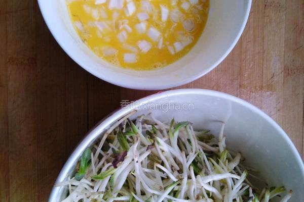 甜韭菜炒鸡蛋之春机的做法图解1