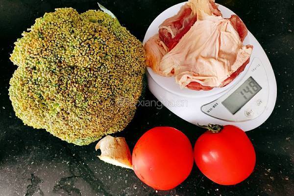 牛腩炒西兰花的做法图解2