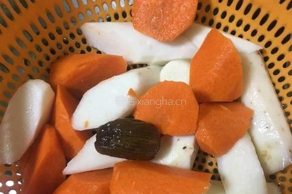 羊肚菌排骨汤的做法图解2