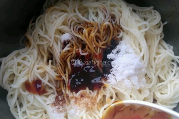 西红柿炒面的做法图解2