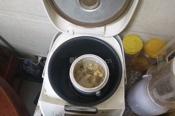 桂圆莲子茶的做法图解2