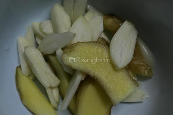 杏鲍菇炒肉片的做法图解2