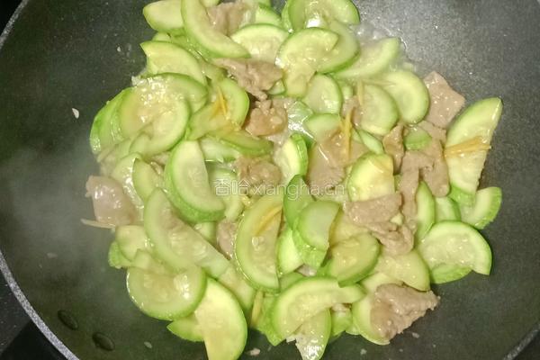 西葫芦炒肉的做法图解10