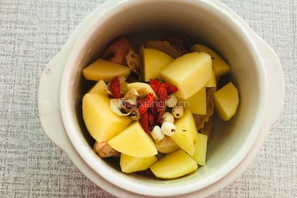 土豆鸡汤的做法图解4
