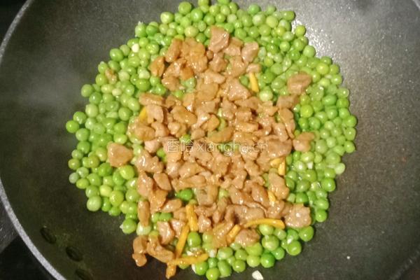 牛肉粒炒豌豆的做法图解13