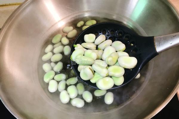 折耳根拌胡豆的做法图解3