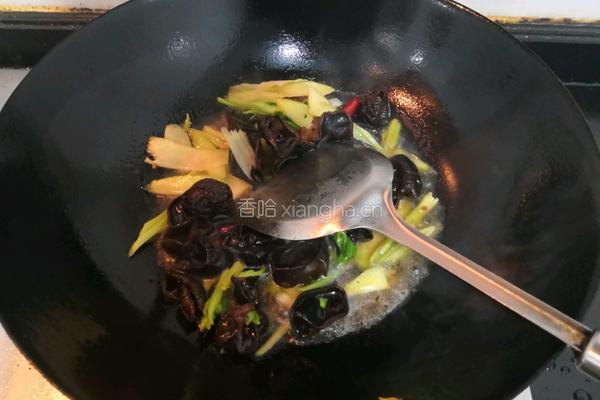 爆炒西芹木耳的做法图解18