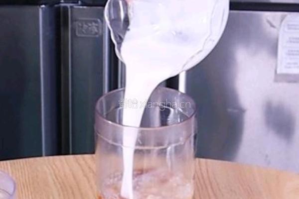 魔芋水晶奶茶的做法图解2