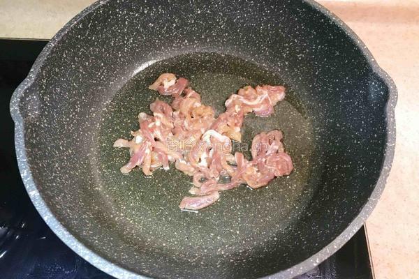 芦笋胡萝卜炒肉丝的做法图解9