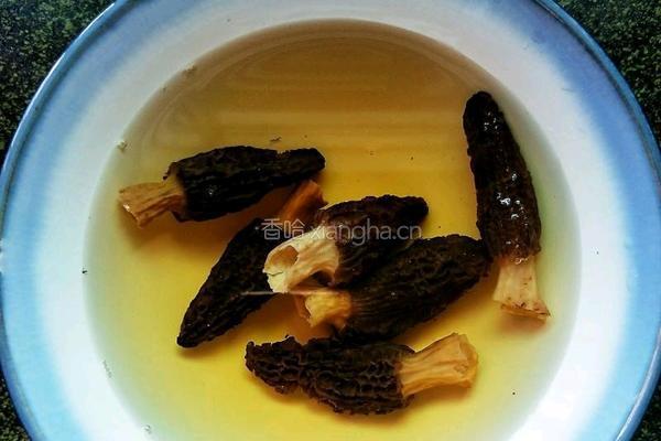 羊肚菌炖鸭汤的做法图解4